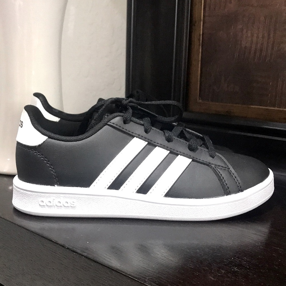 Adidas Sneakers